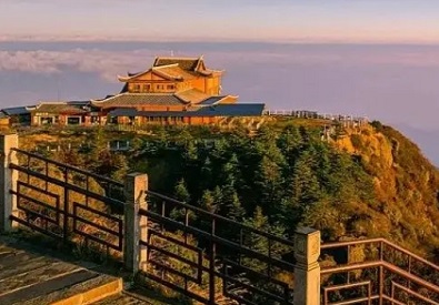 峨眉山一天能上金顶么
