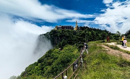 四川乐山旅游